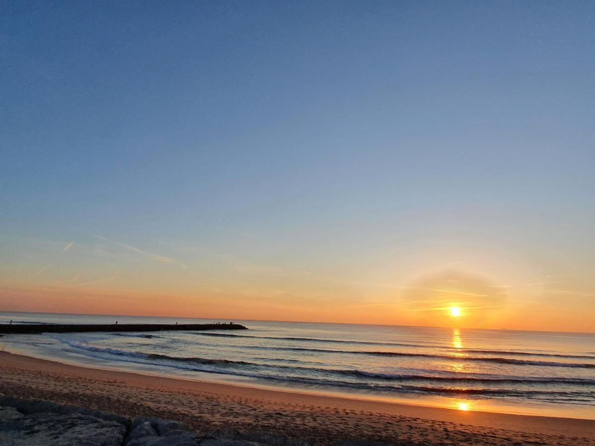 Appartamento Spacious Beach Flat In Costa Caparica By Soulplaces Costa da Caparica Esterno foto