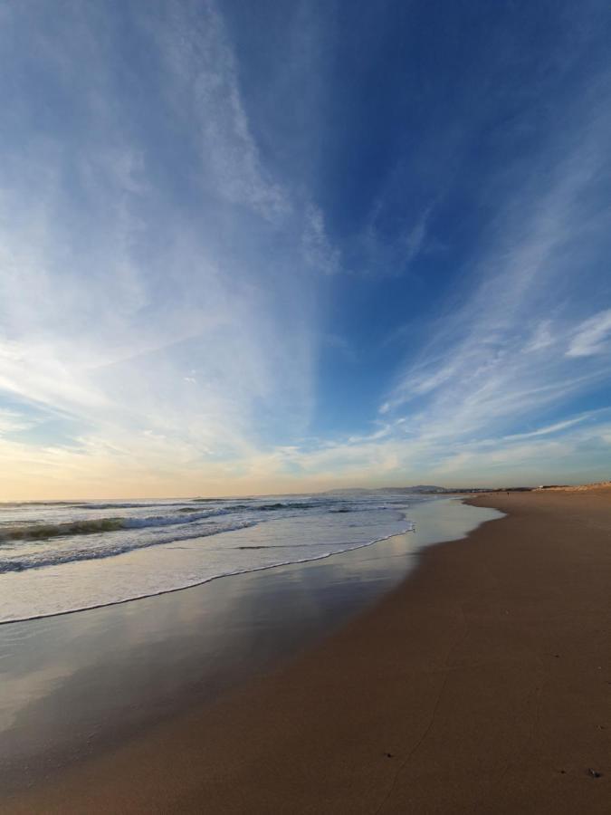 Appartamento Spacious Beach Flat In Costa Caparica By Soulplaces Costa da Caparica Esterno foto